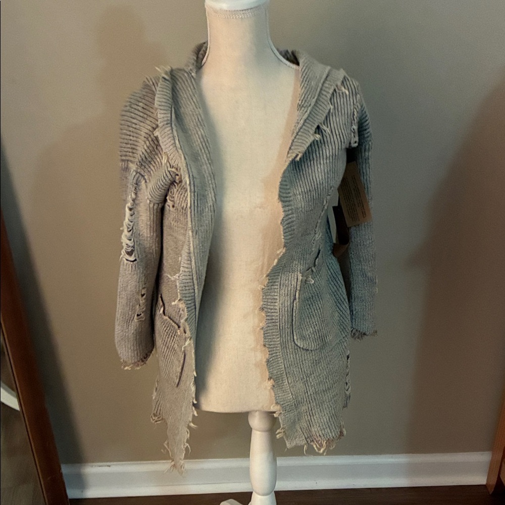 Chic Distressed Gray Cardigan